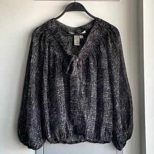 NWT MAX STUDIO Elegant Black and White Blouse with Neck Tie Details